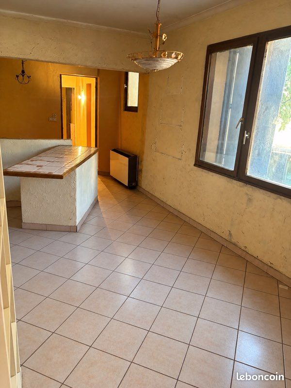 Appartement 4 pièces 95 m² · à Uchaud · 95 m² · 130 000 €