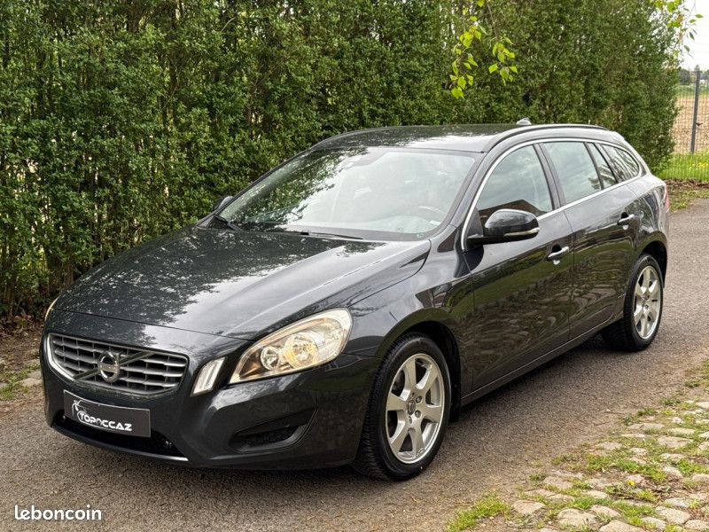 Volvo V60 T3 150CH MOMENTUM - 76.000KM * 1ERE MAIN * GARANTIE (image 6)