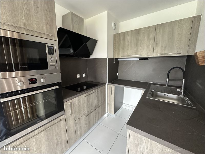 Appartement 3 pièces 66 m² · à Loos · 66 m² · 880 €