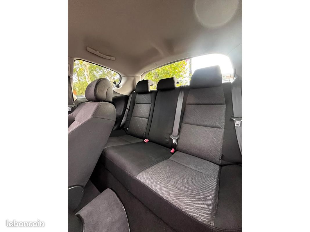 PEUGEOT 207 1.6i 16V - 120 - BVA Sport Pack (image 12)