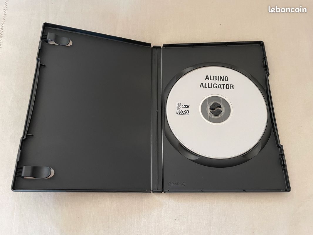 Lot de 03 Dvd -Albino aligator Arnaques crimes et botanique Judas kiss (image 4)