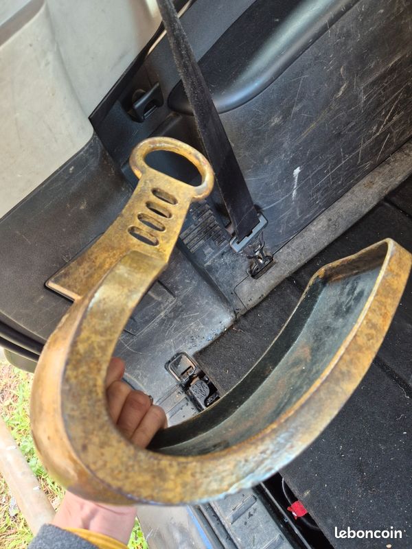Paire d'étriers ou abumi - Cuir, Fonte, Nacre - Japon