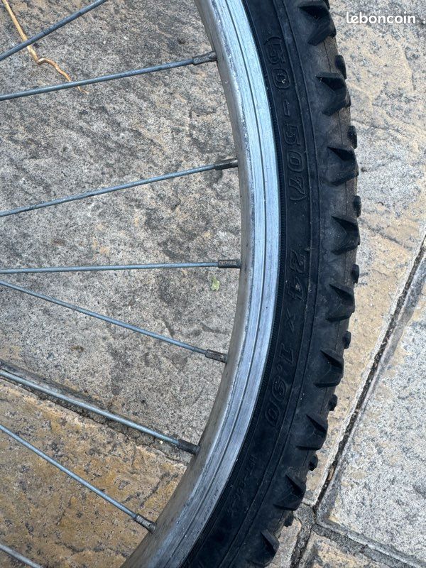 2 roues de vélo 2 euros les 2 (image 5)