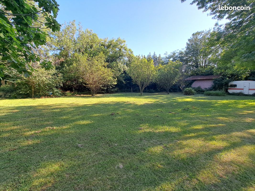 Terrain 500 m² · à Eyguières · 500 m² · 235 000 €