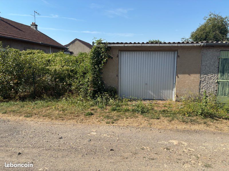 Garage fermé 22m² – Avenue de la République, Audun-le-Roman · 100 €