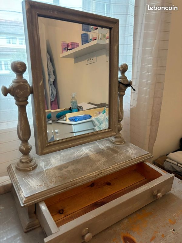 Coiffeuse en bois (image 2)