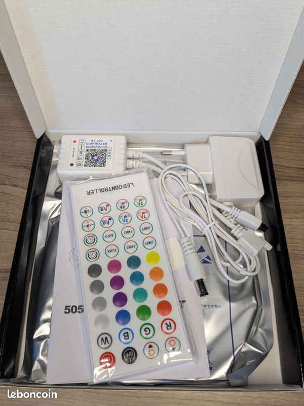 Bande LED RGB 20 Mètres - Multicolore - Contrôle Bluetooth Et App - Pour Intérieur/extérieur