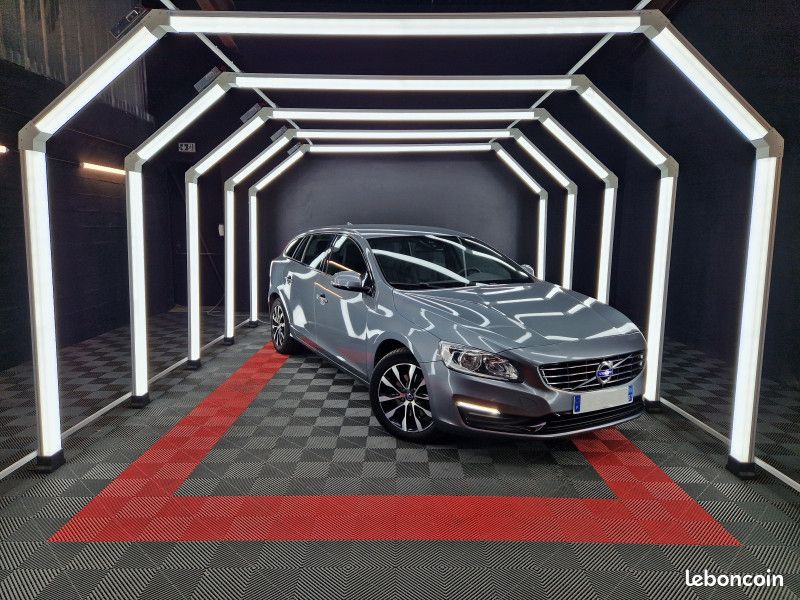 Volvo V60 D2 120CH MOMENTUM GEARTRONIC * ATTELAGE * BLUETOOTH * RADAR (image 1)
