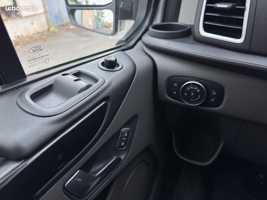 Ford transit custom fourgon 340 l1h1 2.0 ecoblue 130 ss bva limited (image 23)
