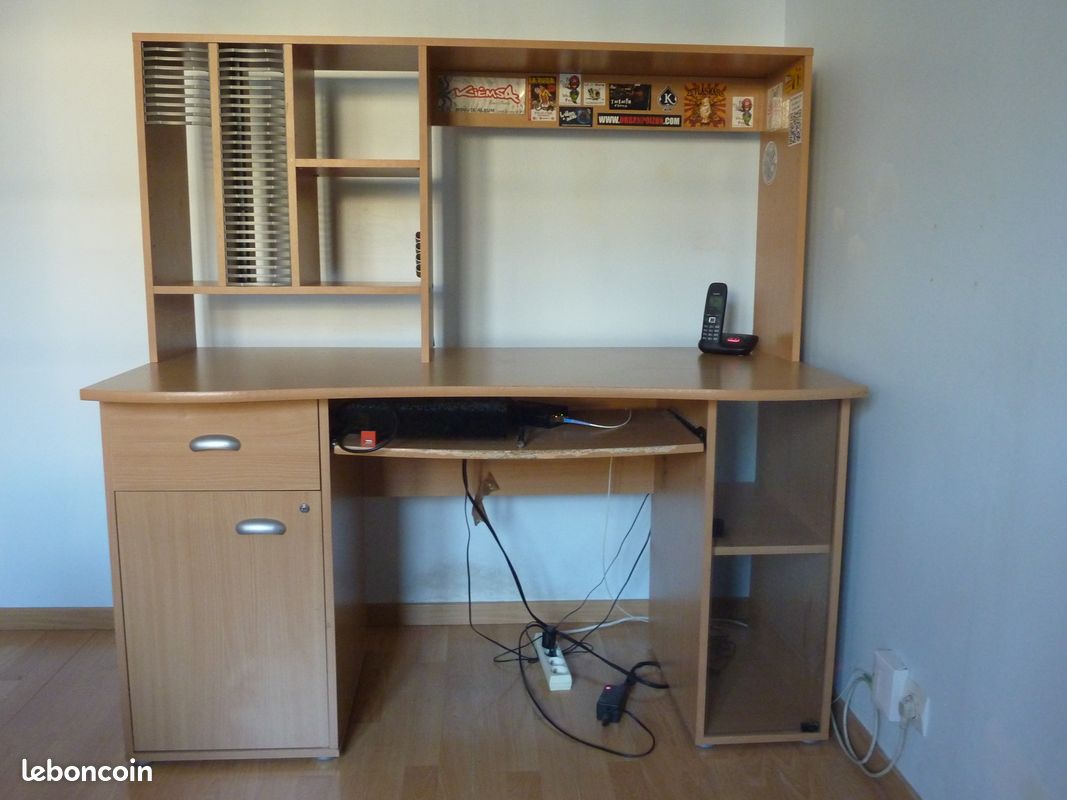 Bureau (image 1)