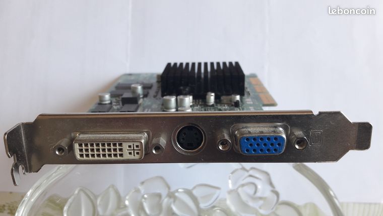 Performance et fiche technique ATI Radeon R9 280