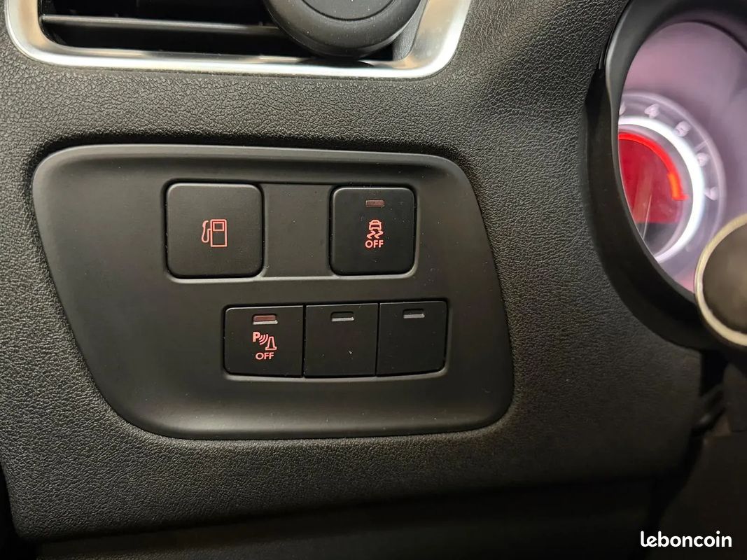 CITROEN C4 1.6 VTi 120ch Confort - Origine France - 2eme main - Moteur à chaine - Ethanol - Clim Auto - Bluetooth - Radar de recul (image 17)