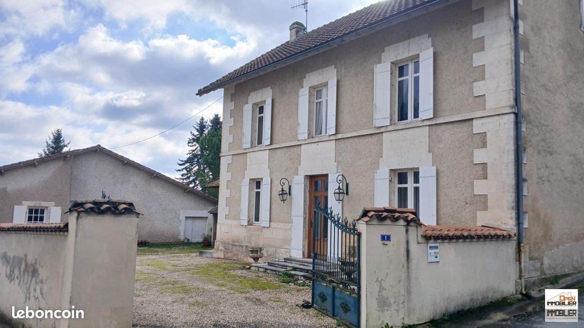 Maison 7 pièces 160 m² · à Saint-Séverin · 160 m² · 194 740 €