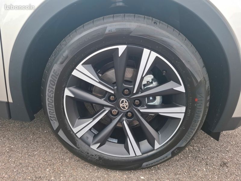 Toyota C-HR HYBRIDE 140 GRAPHIC MY26 GR (image 9)