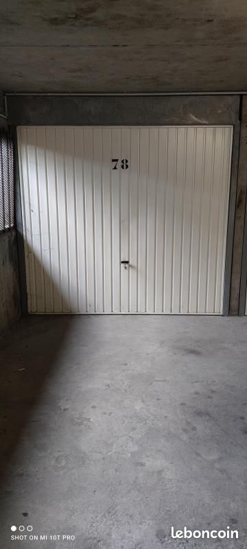 Parking 13 m² · à Charvieu-Chavagneux · 13 m² · 92 €