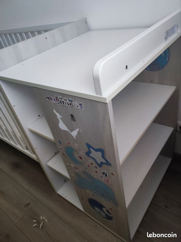 Lit bébé avec étagères (image 5)