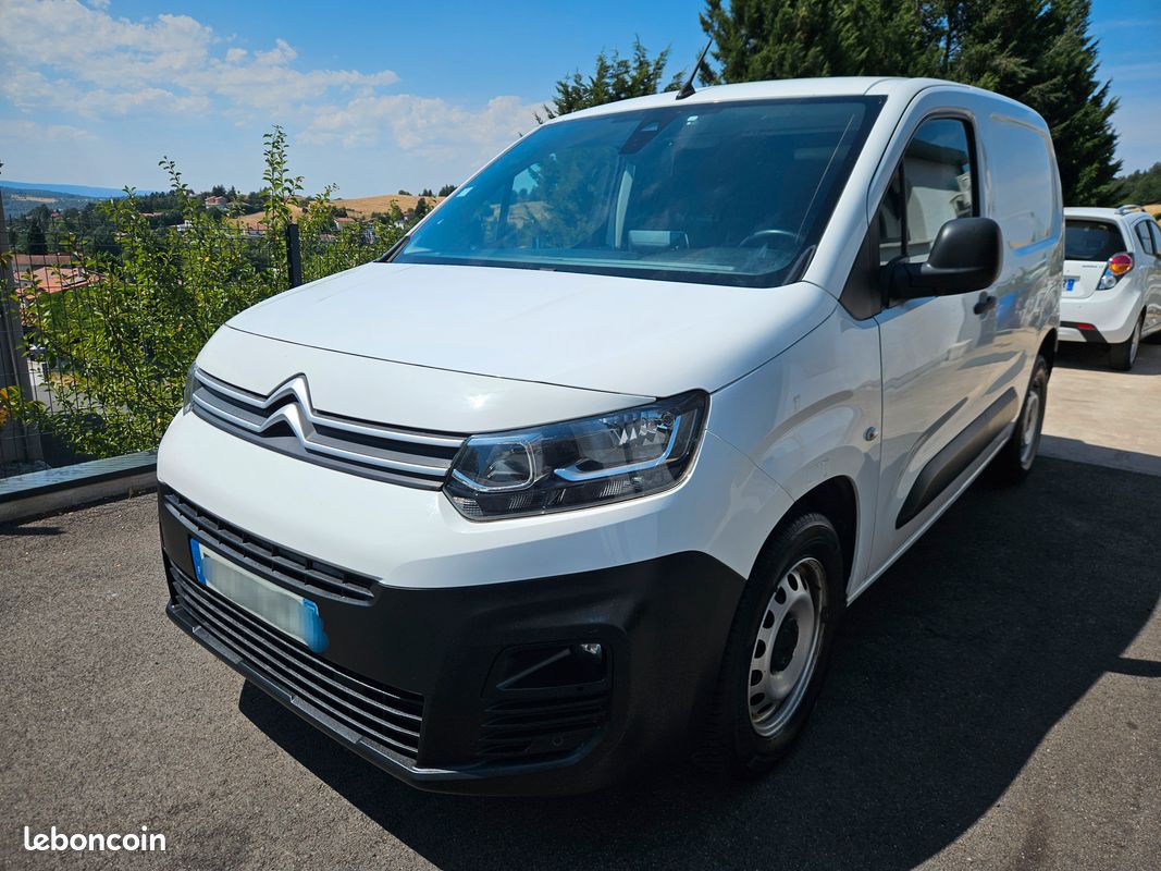 Citroën BERLINGO III BLUEHDI 100 Motricité renforcer 03Places 121000kms 8658ht (image 1)