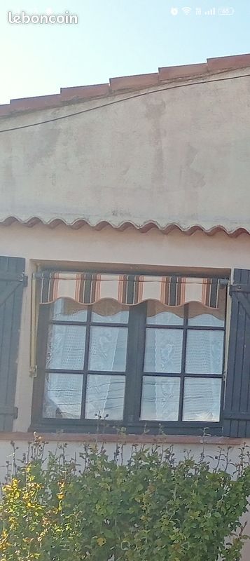 Deux stores bannes de fenêtre motorisés (image 1)