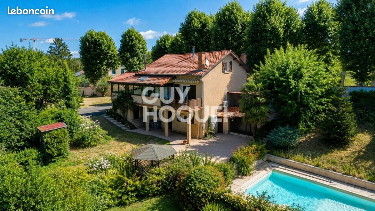 Maison 6 pièces 141 m² · à Montbrison · 141 m² · 320 000 €