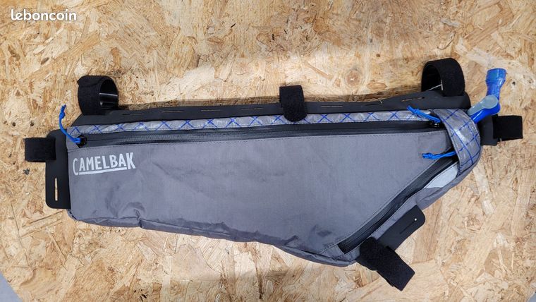 Sacoche de cadre CAMELBAK Mule L + poche à eau 2L | CRO