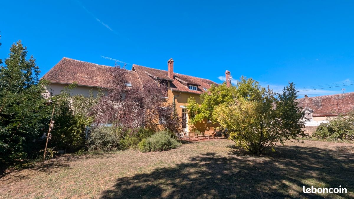 Maison 8 pièces 165 m² · à Coullons · 165 m² · 245 000 €