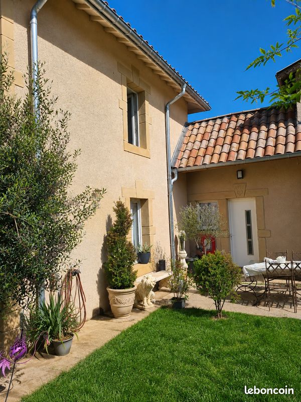Maison 7 pièces 210 m² · à Romans-sur-Isère · 210 m² · 399 000 €
