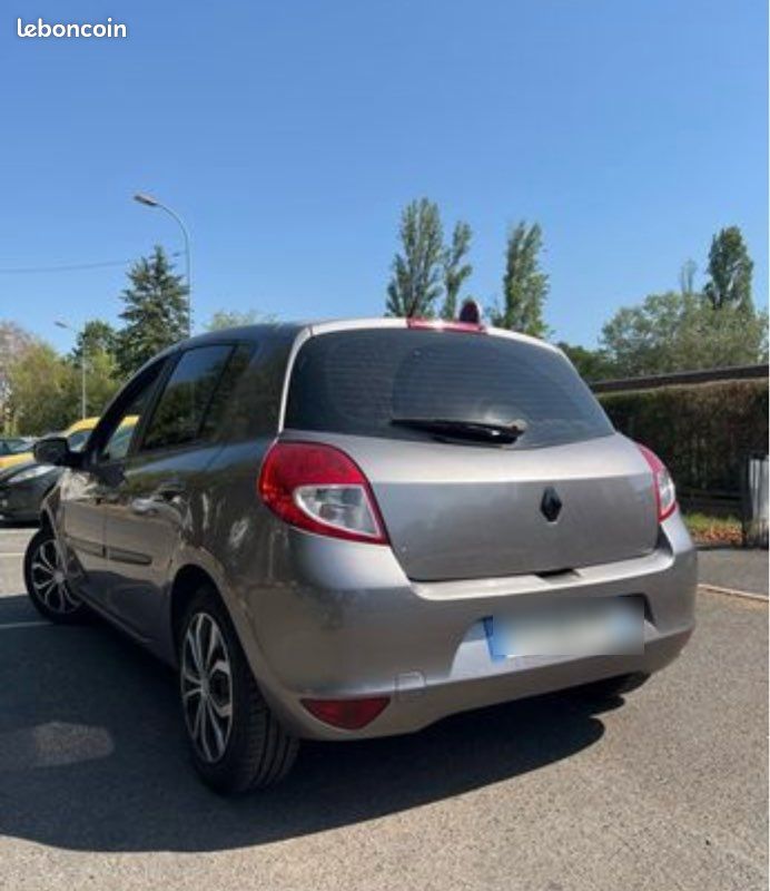 Renault clio 3 1.5 dci 75 cv (image 3)