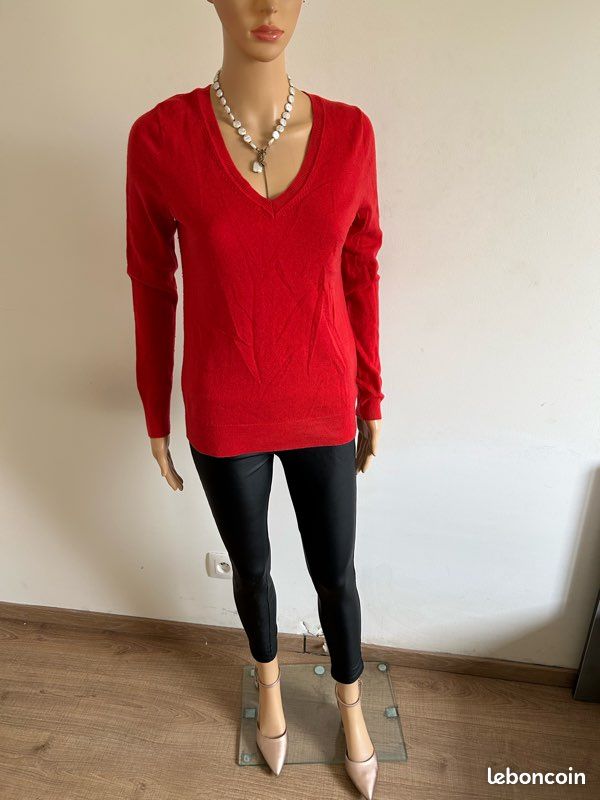 Pull rouge orangé avec col en V GAP taille S état satisfaisant (bouloches) (image 4)
