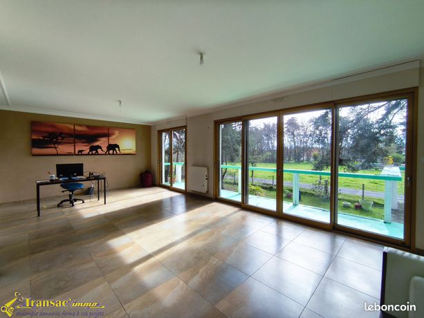 Villa 9 pièces 244 m²