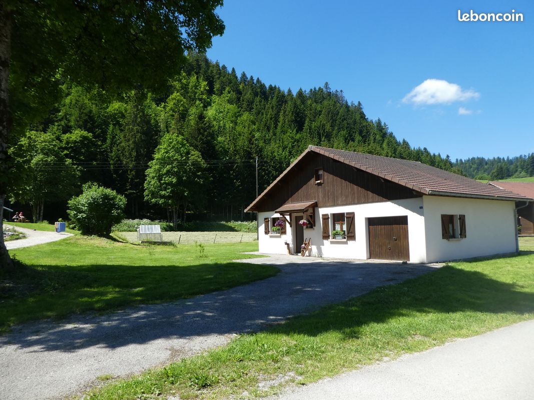 Gîte "sous la vie du bois" aux Gras (image 1)