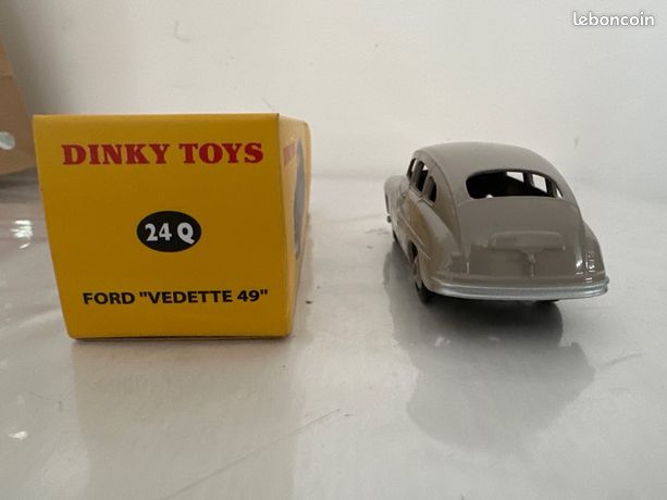 Dinky Toys Atlas Ford Vedette 1949 Beige – Édition Spéciale Noël 2011, 1/43, Neuve