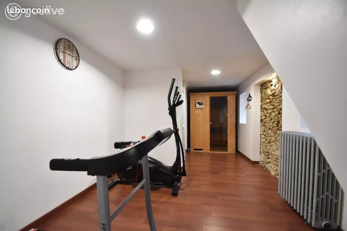 Maison 17 pièces 330 m²