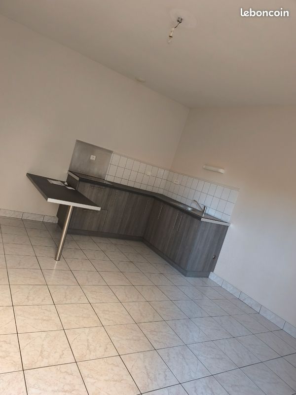Appartement 2 pièces 40 m² · à Lys-Haut-Layon · 40 m² · 400 €/mois