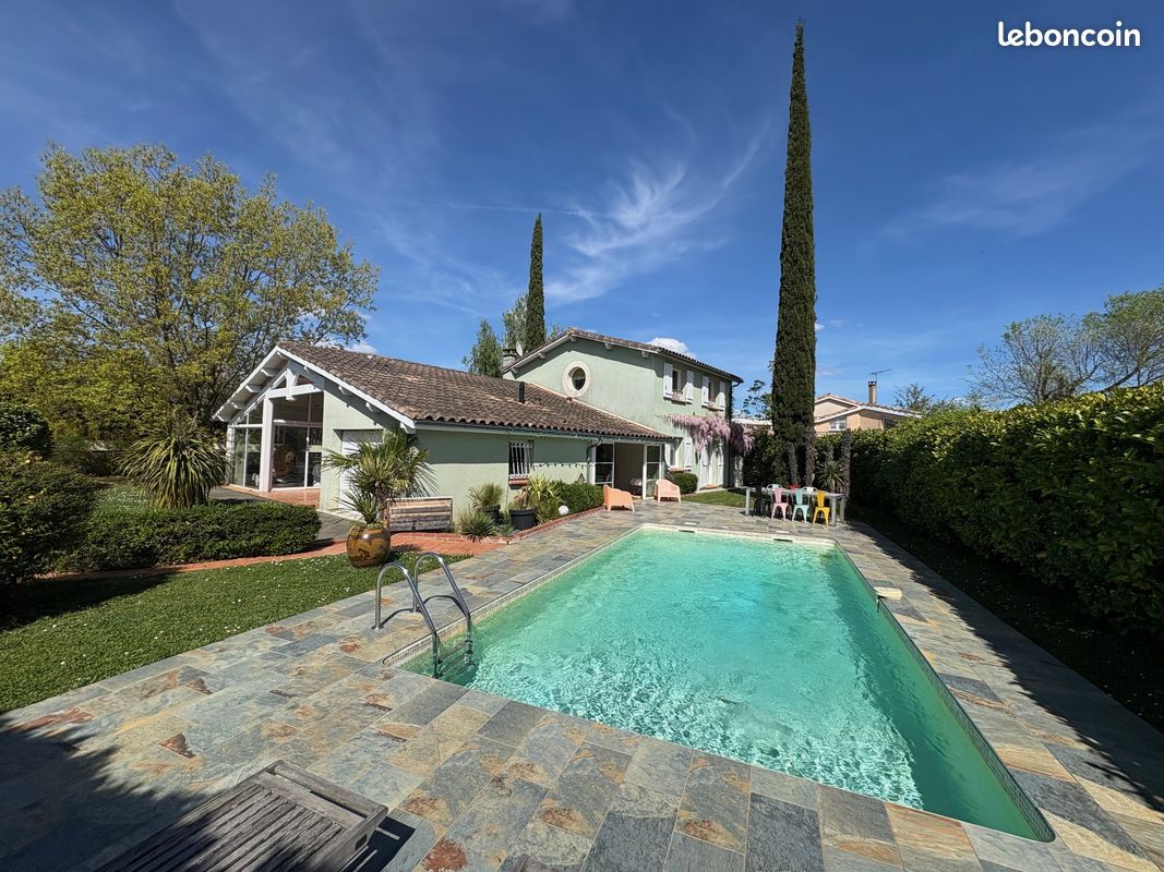 Maison 5 pièces 200 m² · à Frouzins · 200 m² · 522 000 €