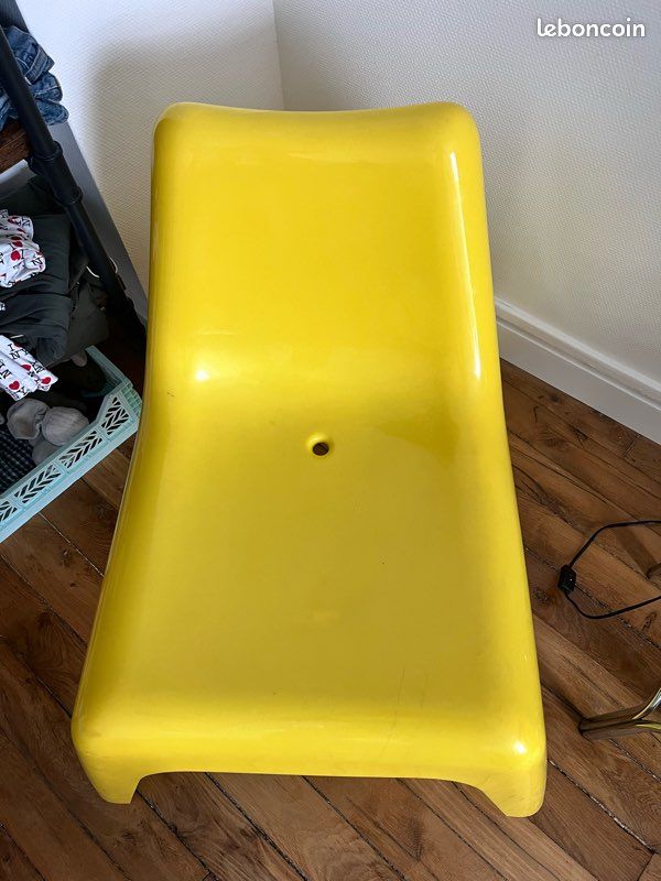 Chaise design jaune (image 4)