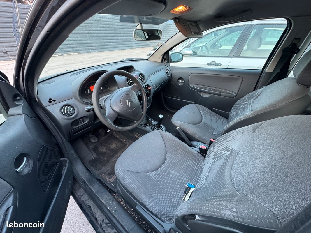 Pièces Citroen C2 1.4i 2004 (image 5)
