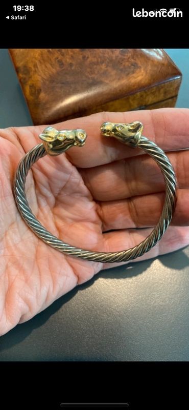 Bracelet Torsadé Doré Pour Femme - Joliment Travaillé, Occasion En Bon état, Style élégant Et Intemporel
