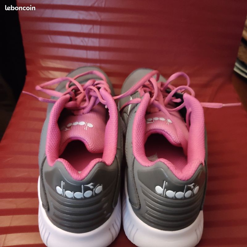 Tennis femme neufs pointure 41 28 euros (image 4)