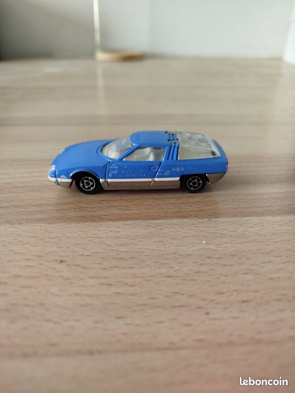 MAJORETTE GS CAMARGUE , N° 221 , ECH 1/55 , Rouge et jaune . EUR 8,00