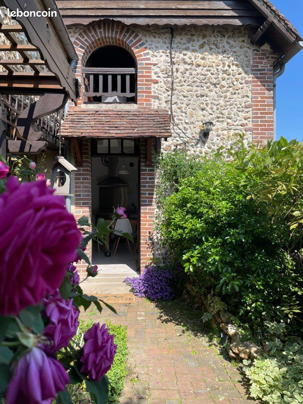 Maison 6 pièces 153 m² · à Charny Orée de Puisaye · 153 m² · 130 000 €