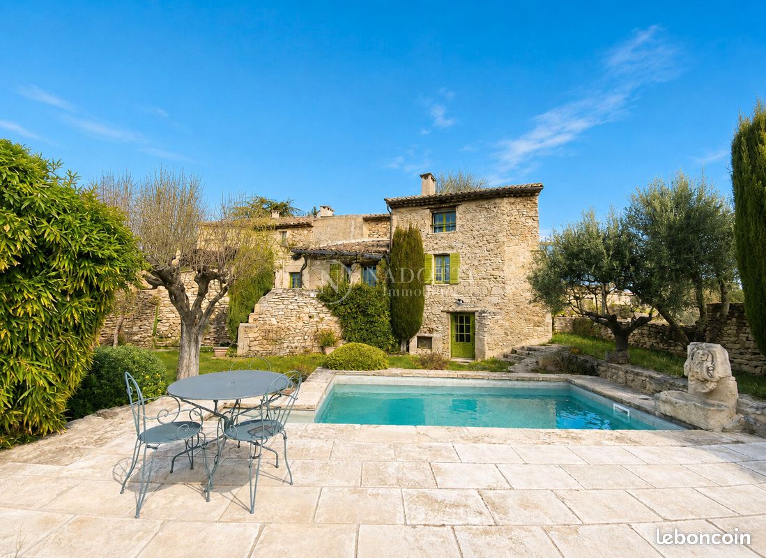 Maison 7 pièces 192 m² · à Gordes · 192 m² · 995 000 €