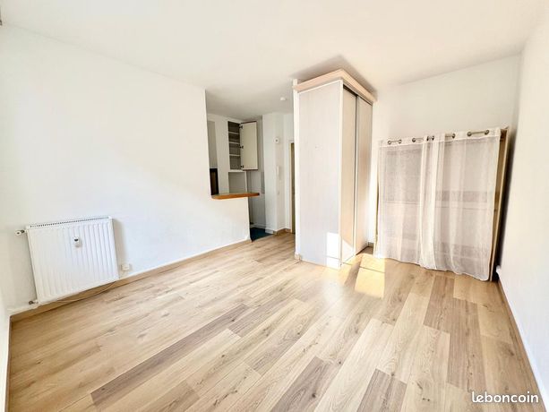 Studio 1 pièce 23 m² — 1