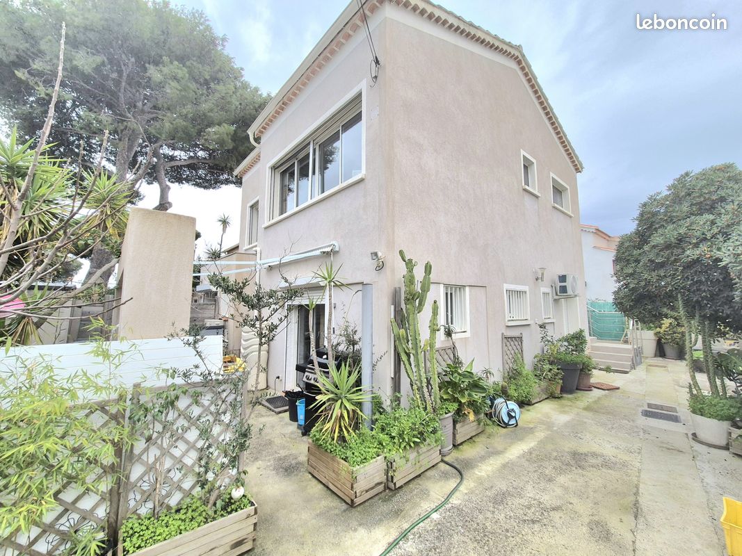 Maison 7 pièces 144 m² · à Hyères · 144 m² · 585 000 €