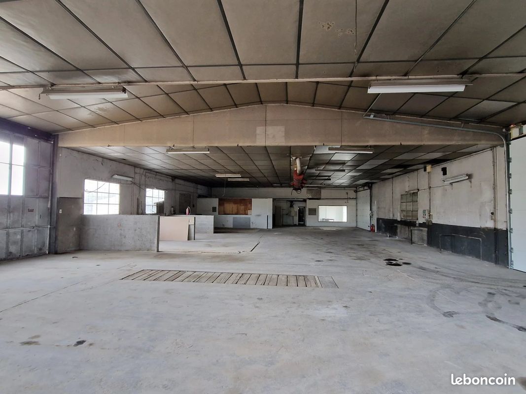 Local 520 m² Mâcon (image 2)