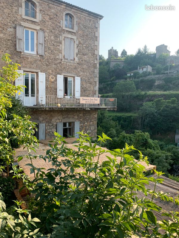 Maison 8 pièces 171 m² · à Vernoux-en-Vivarais · 171 m² · 160 000 €