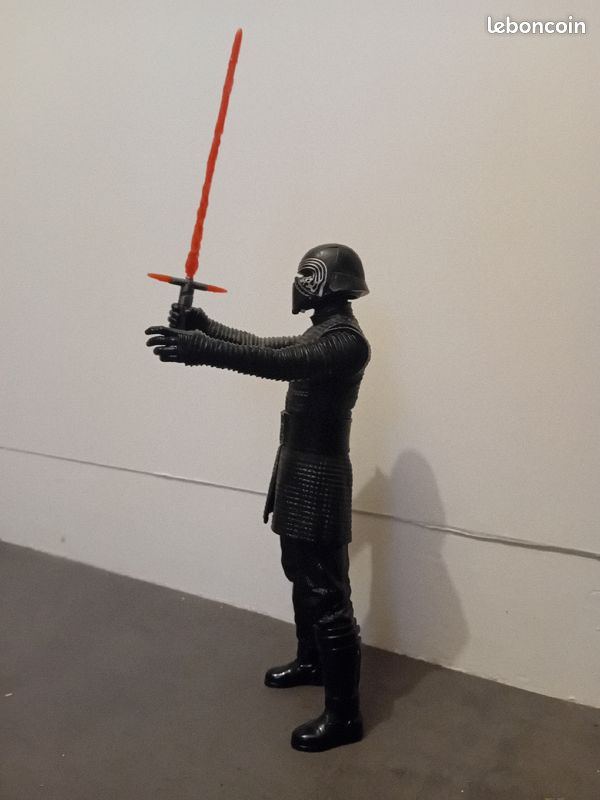 Figurine Kylo Ren (image 2)