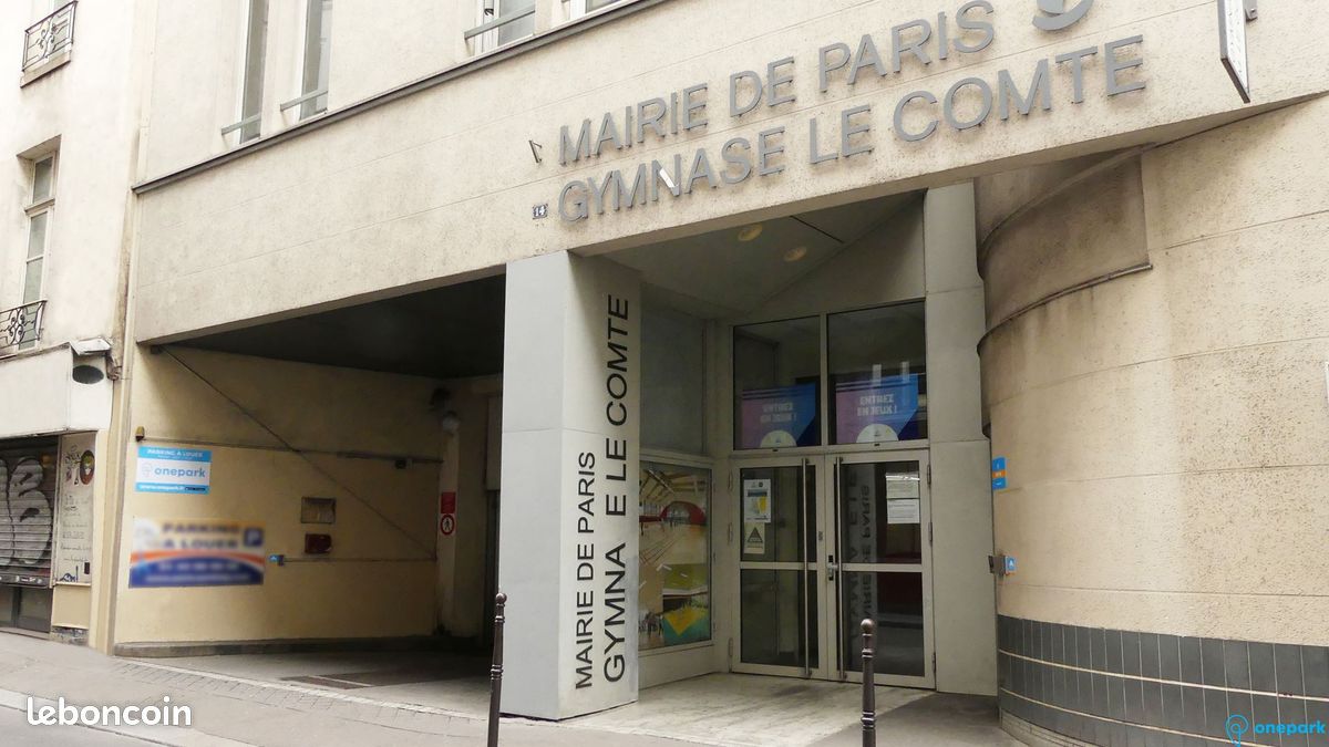 Parking/box 12 m² PARIS 03 (image 1)