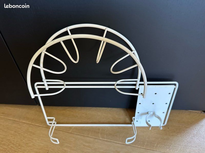 Support rangement tuyau aspirateur (image 2)