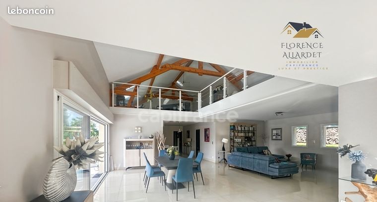 Maison 5 pièces 242 m²