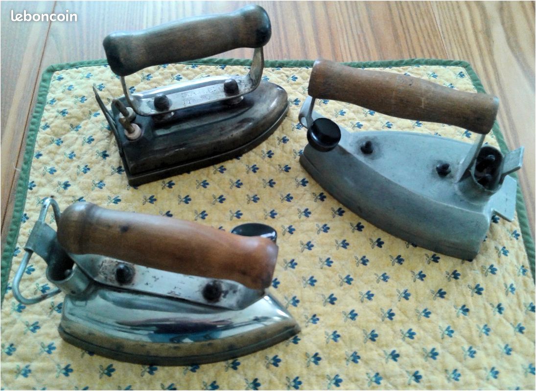 Ancien Fer à Repasser De Voyage Avec Pochette - Collection Et Déco Rétro